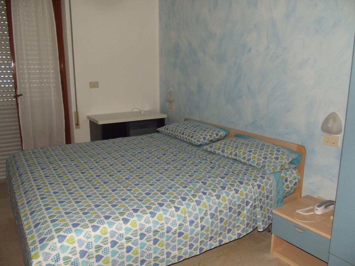 Hotel Sabbia D'Oro Pineto Eksteriør bilde