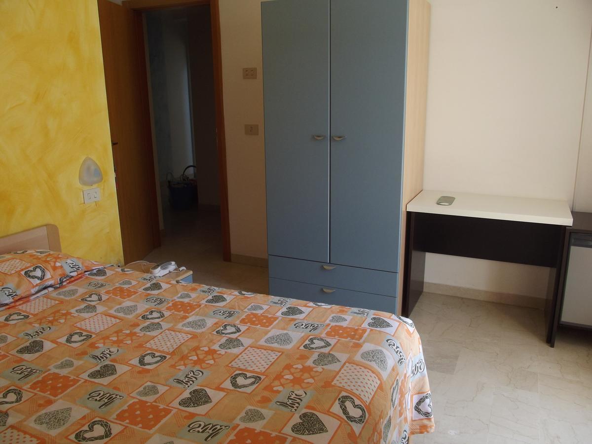 Hotel Sabbia D'Oro Pineto Eksteriør bilde